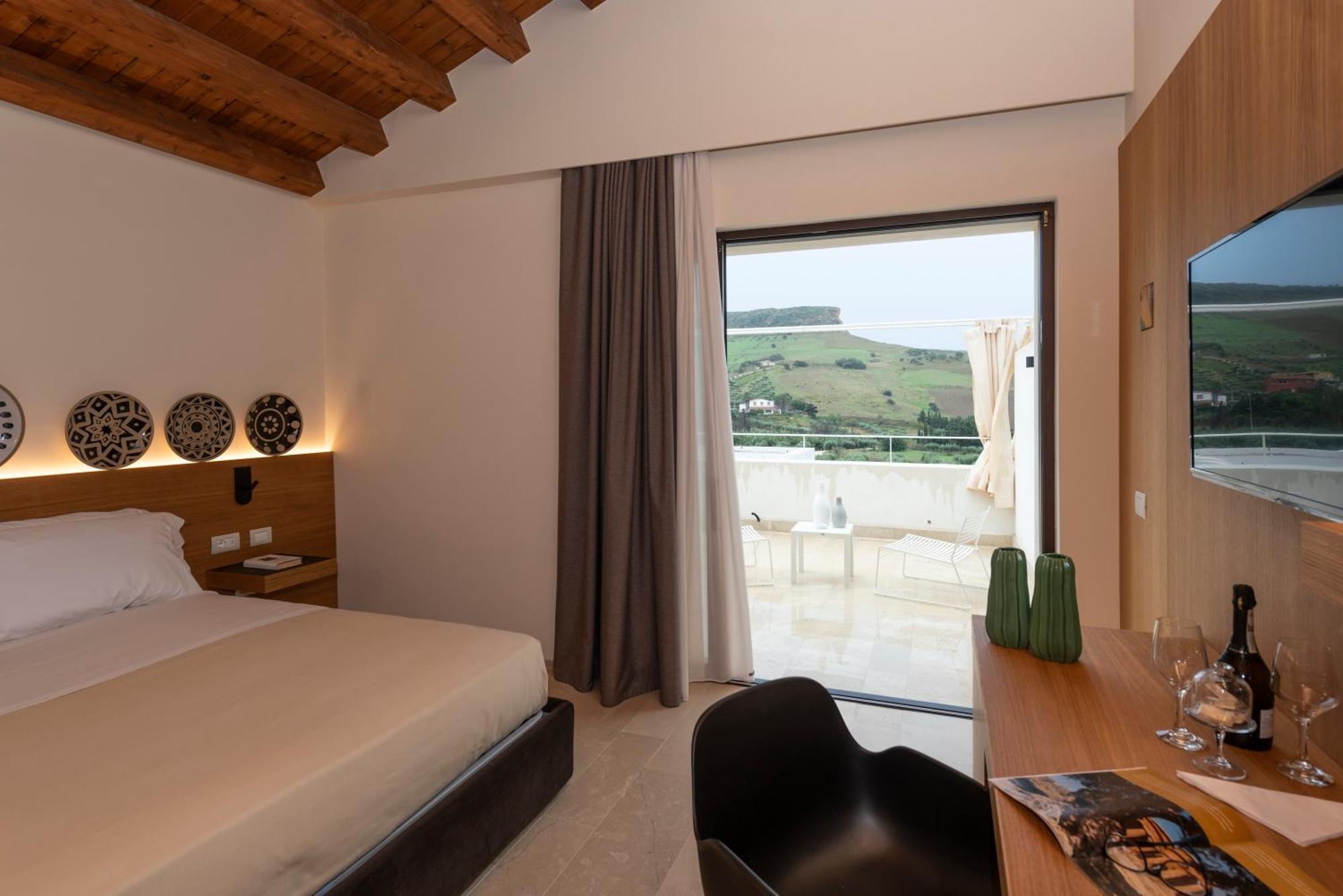 Borgo Giallonardo Wine Relais 雷阿尔蒙特 外观 照片