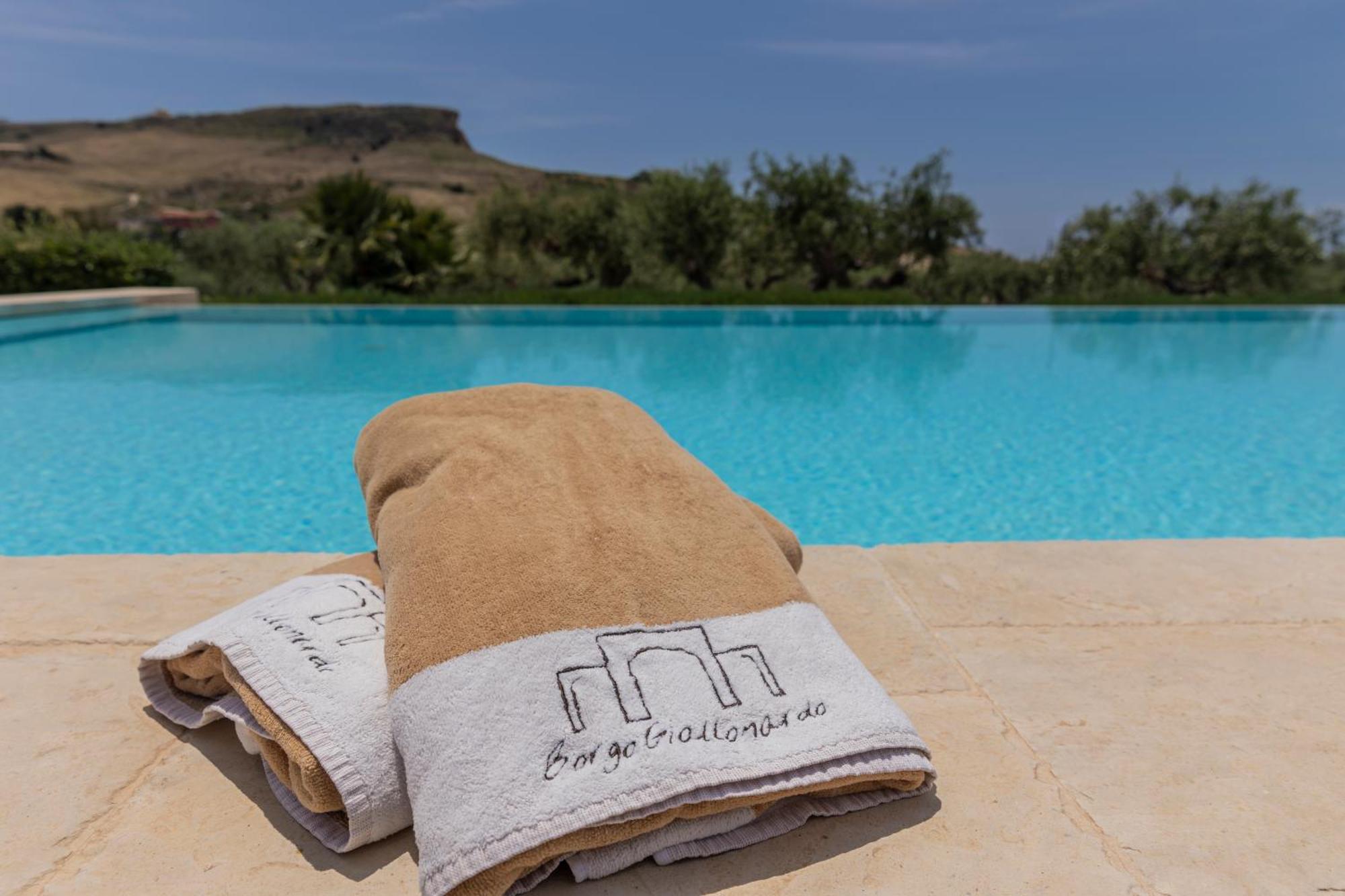 Borgo Giallonardo Wine Relais 雷阿尔蒙特 外观 照片