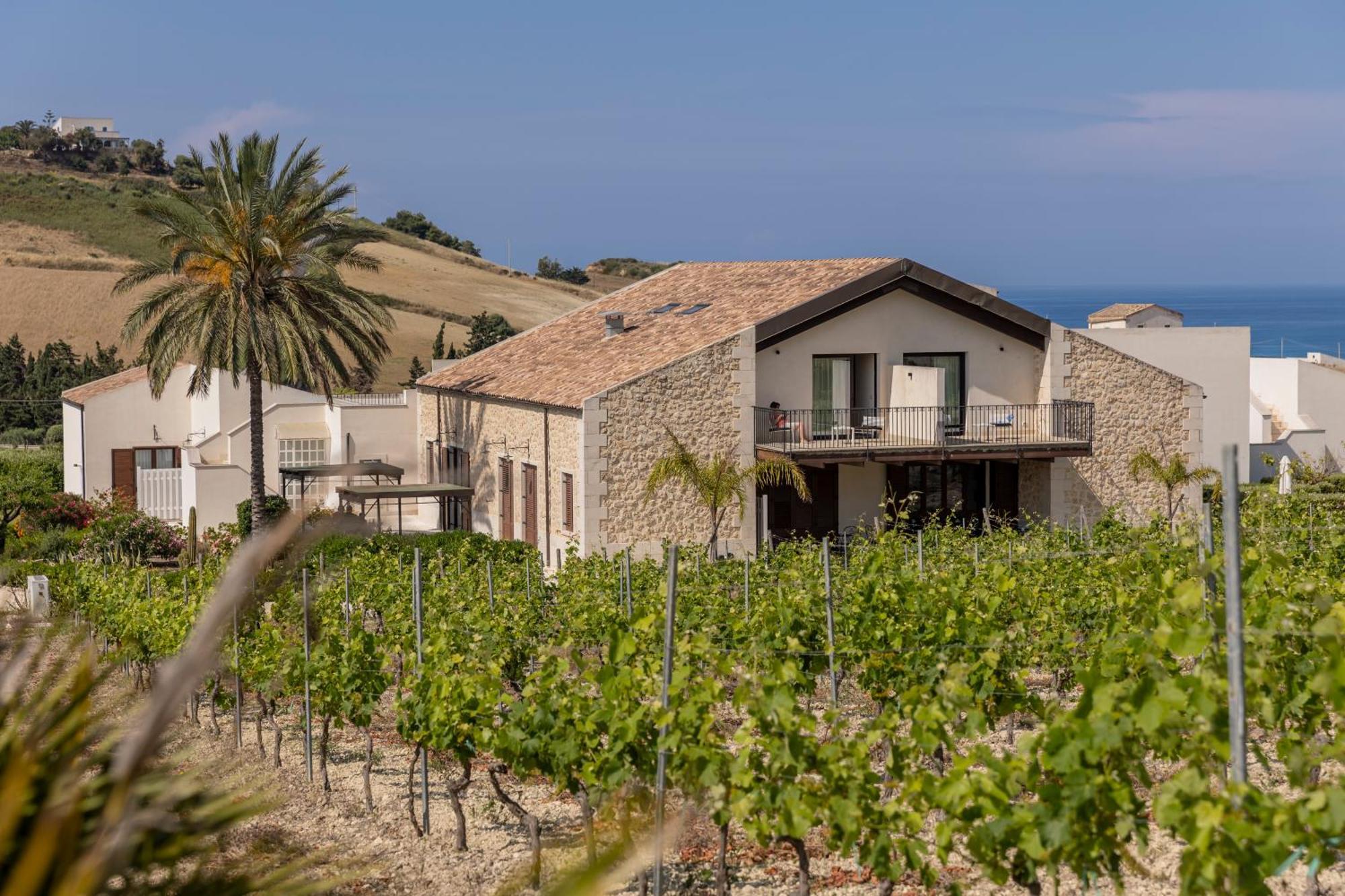 Borgo Giallonardo Wine Relais 雷阿尔蒙特 外观 照片
