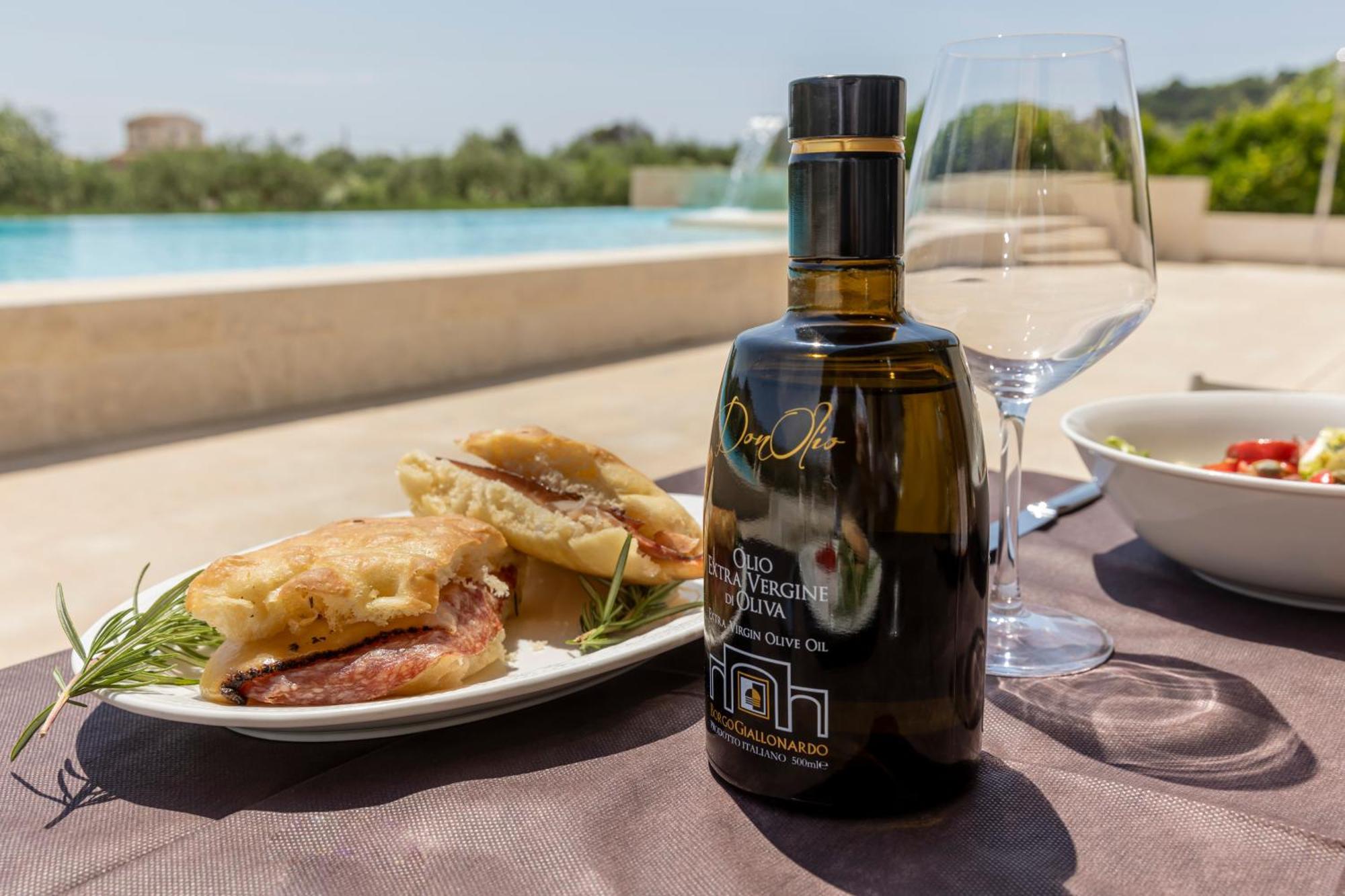 Borgo Giallonardo Wine Relais 雷阿尔蒙特 外观 照片