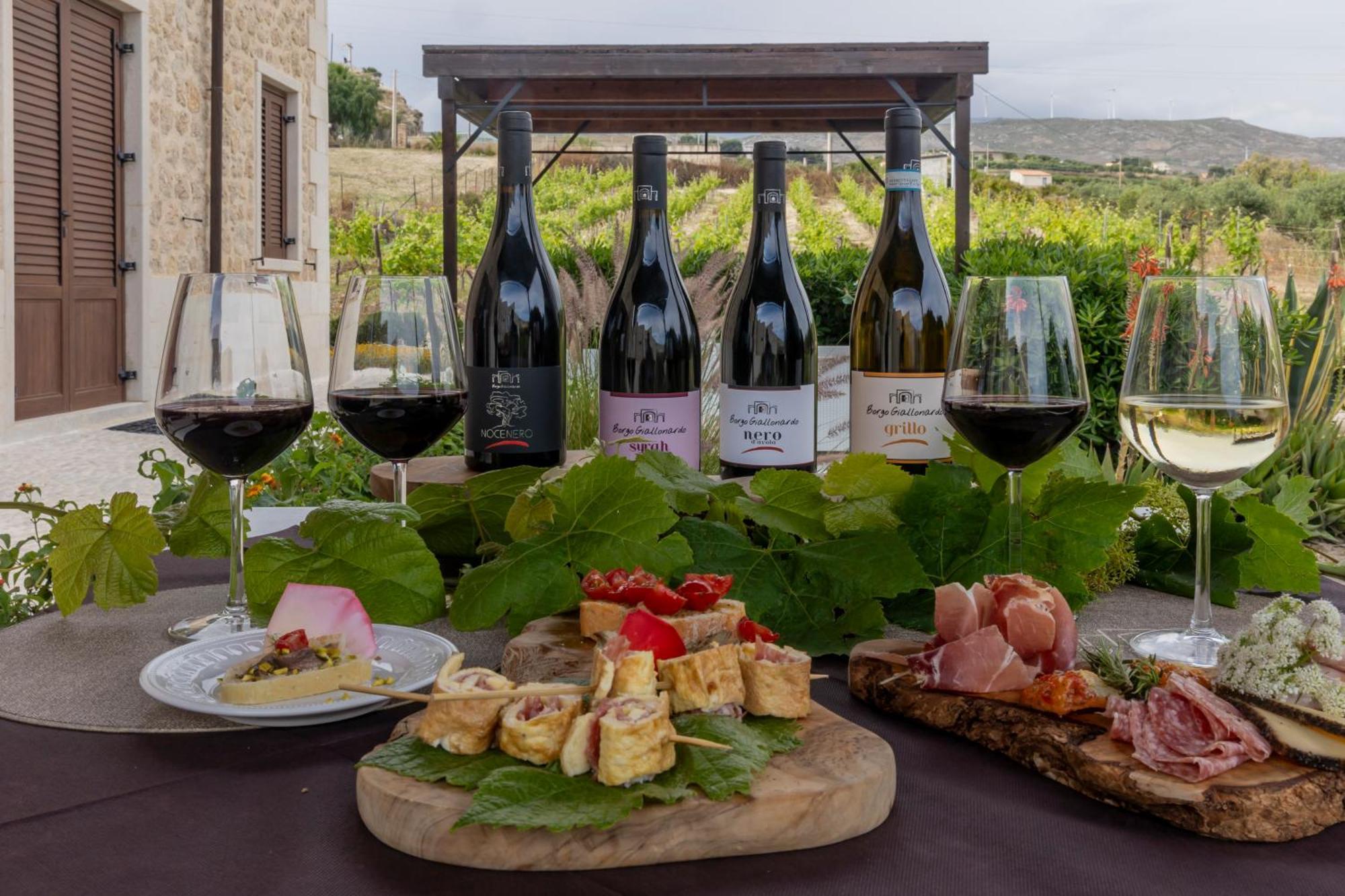 Borgo Giallonardo Wine Relais 雷阿尔蒙特 外观 照片