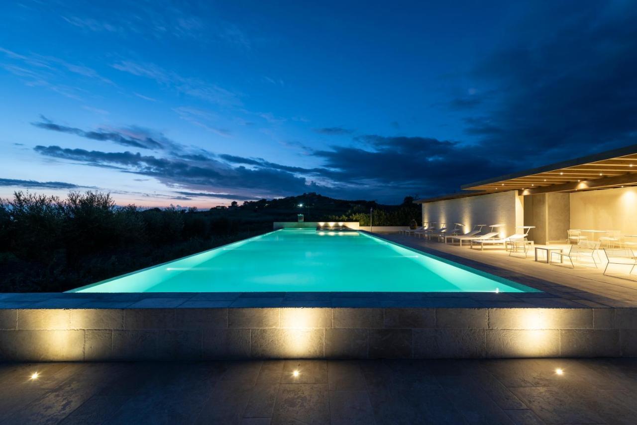 Borgo Giallonardo Wine Relais 雷阿尔蒙特 外观 照片